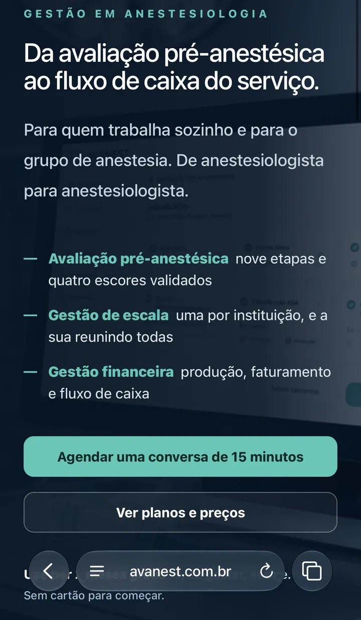 A página do AVANEST aberta no Safari do iPhone, com a barra de endereço embaixo.